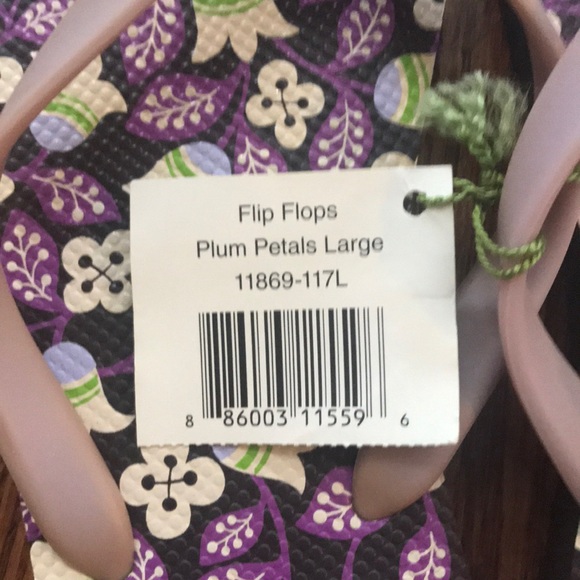 SOLD VERA BRADLEY Flip Flops Plum Petals Large NWT - Picture 3 of 3